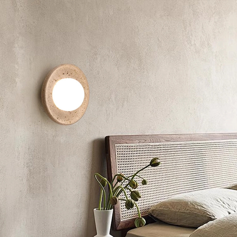 Yellow travertine wall lamps are used in bedrooms, living rooms, and clothing stores.