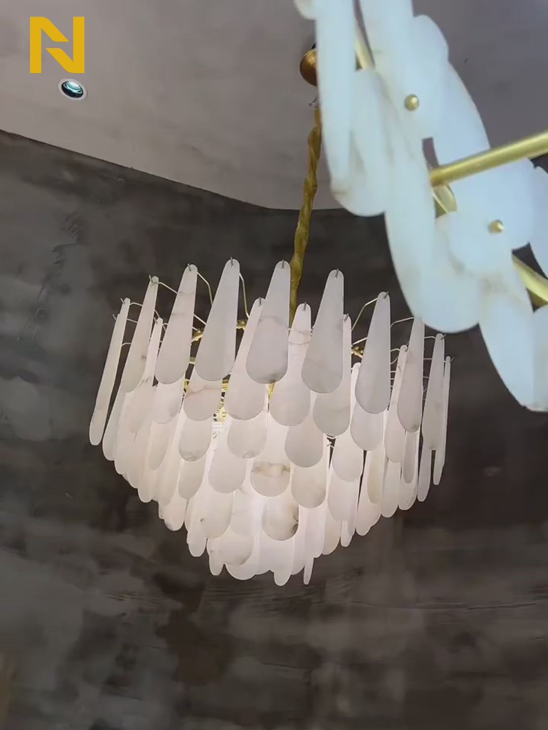 D31.5 in Modern Feathery Round Chandelier